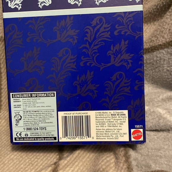 Avon Winter Velvet Barbie - Picture 3 of 4